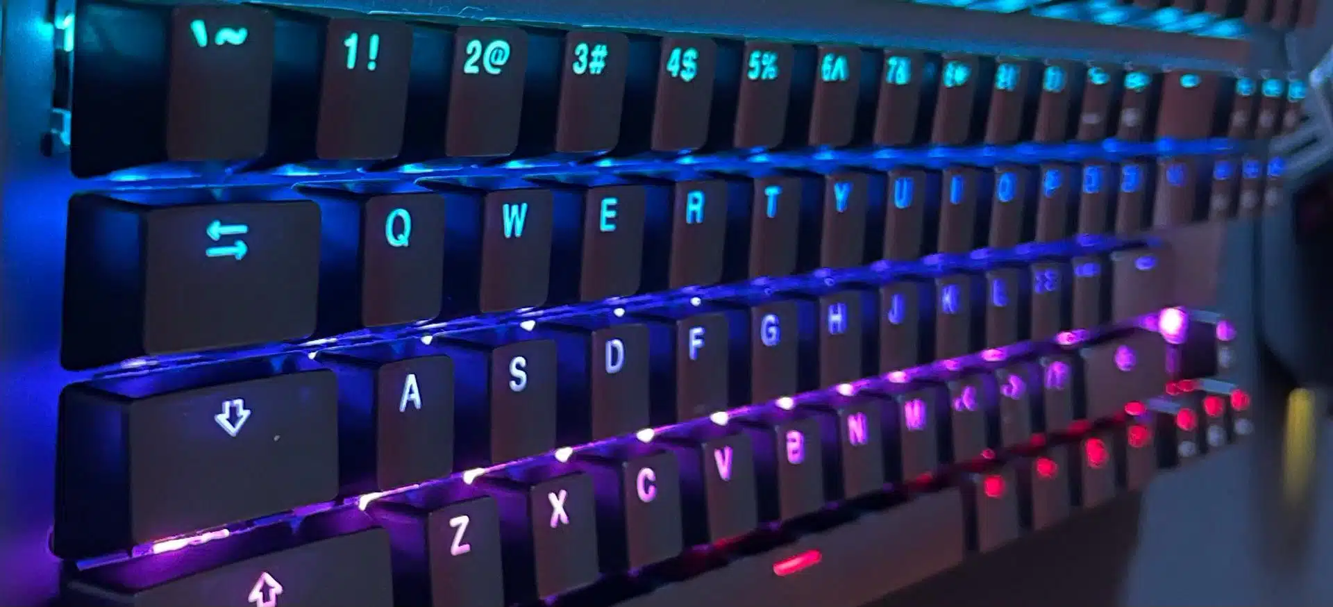 Tecware Phantom RGB 87-Key, Tenkeyless Hotswappable Mechanical Keyboard 2 Tecware Phantom RGB 87-Key, Tenkeyless Hotswappable Mechanical Keyboard - Image 2