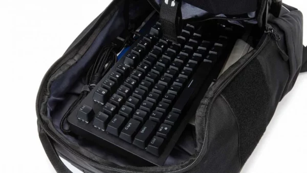 Easily Carry Your gaming gear LOW res 1000x563 1