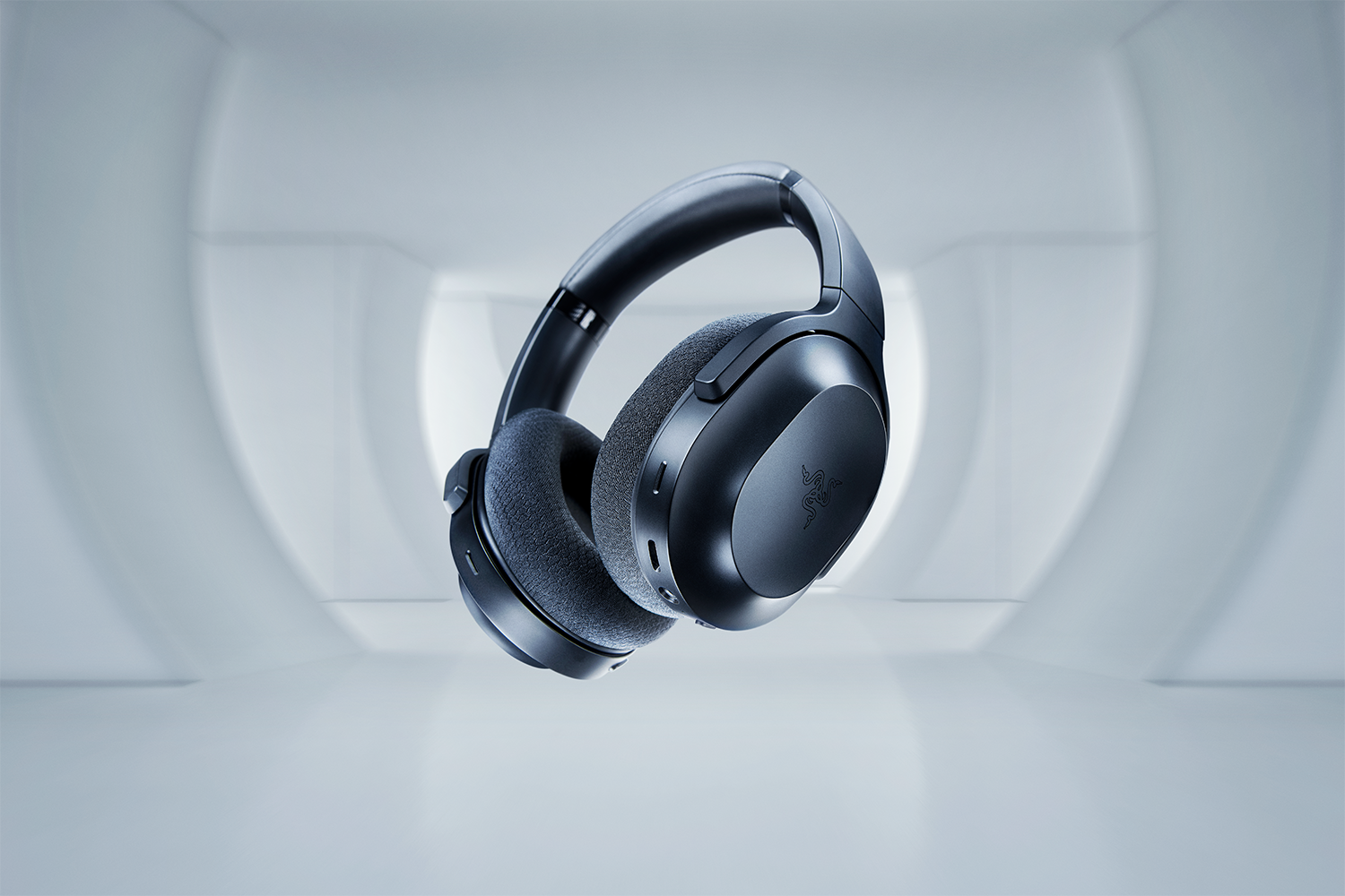RAZER BARRACUDA WIRELESS MULTI-PLATFORM GAMING HEADSET - Image 7